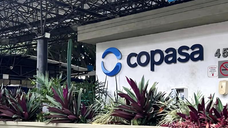 Até o momento, dois grupos aparecem como principais interessados na disputa pelo controle da companhia: a Sabesp, em parceria com a Equatorial, e a Aegea.