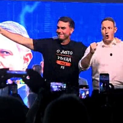Flávio Bolsonaro volta a se justificar sobre pedido de dinheiro para filme