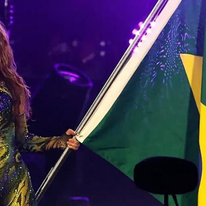 Shakira faz megashow com atraso, drones e elogios ao Brasil e às mulheres