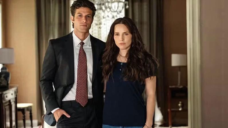 Pedro (Chay Suede) e Adriana (Leticia Colin) são os protagonistas de "Quem Ama Cuida"