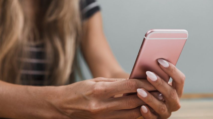 Brasileiros acumulam dívidas com crédito facilitado por aplicativos