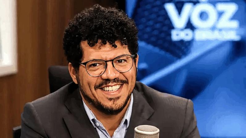 Ex-secretário de Lula avalia candidatura ao Congresso no DF