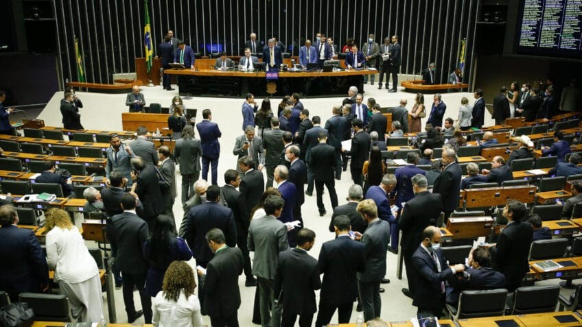 Câmara aprova blindagem orçamentária, fortalecendo partidos