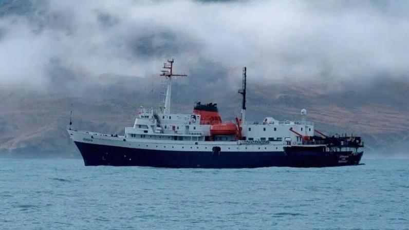 Casos de hantavírus em navio preocupam autoridades de saúde