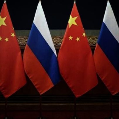 Putin e Xi Jinping selam parceria com dezenas de acordos