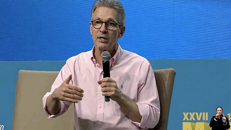 Zema defende privatizações para evitar corrupção