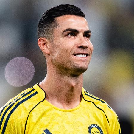 Cristiano Ronaldo antes de jogo entre Al-Nassr e Gamba Osaka pela Liga dos Campeões 2 da Ásia