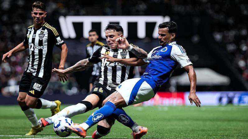 O último clássico pelo Brasileirão, em outubro de 2025, na Arena MRV, terminou empatado em 1 a 1