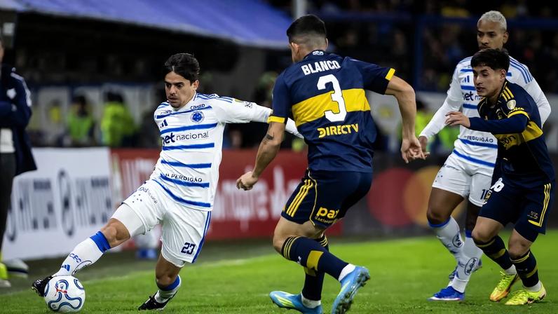 Fagner marcou o seu primeiro gol com a camisa estrelada