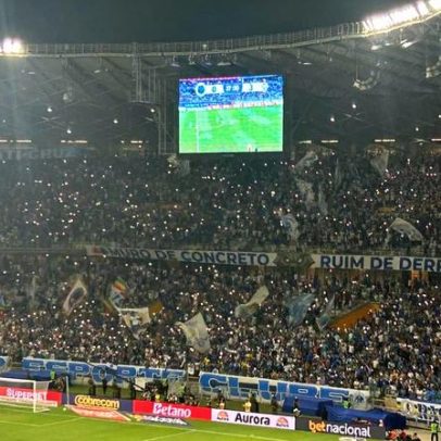 Mesmo derrota no clássico, torcedores do Cruzeiro apoiam time no Mineirão