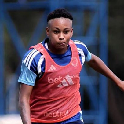 Jogadora do Cruzeiro rompe ligamento do joelho um dia após convocação