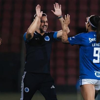 Jonas Urias elogia qualidade da equipe feminina do Cruzeiro após goleada