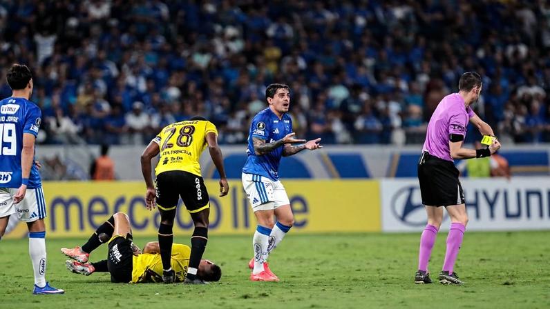 Arbitragem era uruguaia no Gigante da Pampulha