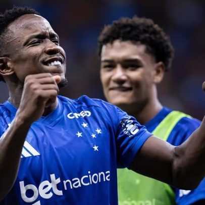 Sinisterra aponta permanência no Cruzeiro como próxima de confirmação