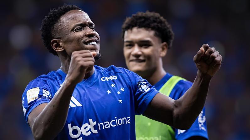 Sinisterra tem 26 anos e tem passagens pela seleção colombiana