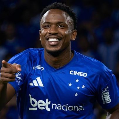 Sinisterra celebra sem lesões do Cruzeiro após gol salvador contra Chapecoense