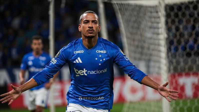 Matheus Pereira balançou as redes contra o Barcelona de Guayaquil, pela Libertadores 2026