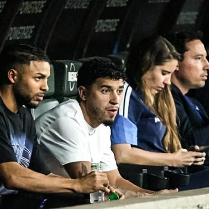 William retorna a BH e assiste a jogo do Cruzeiro após cuidar do filho