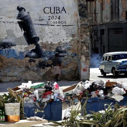 Crise em Cuba leva moradores a vasculhar lixo por comida