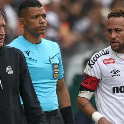 Cuca explica polêmica com Neymar e diz que derrota não foi culpa do árbitro