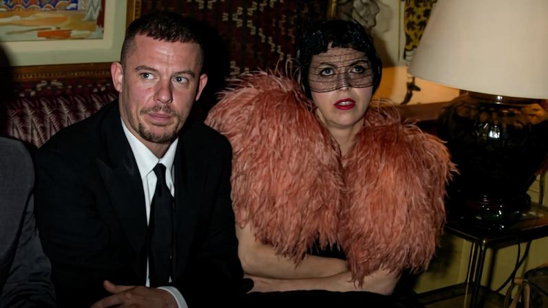 curta alexander mcqueen - metrópoles