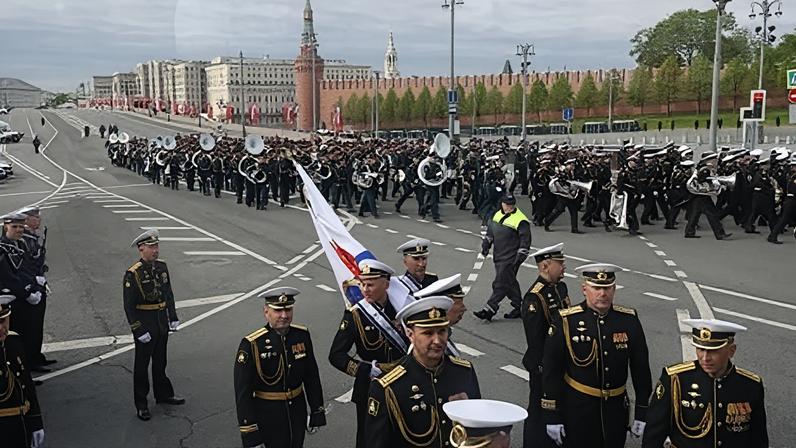 Desfile da Vitória em Moscou neste ano foi muito diferente, diz correspondente