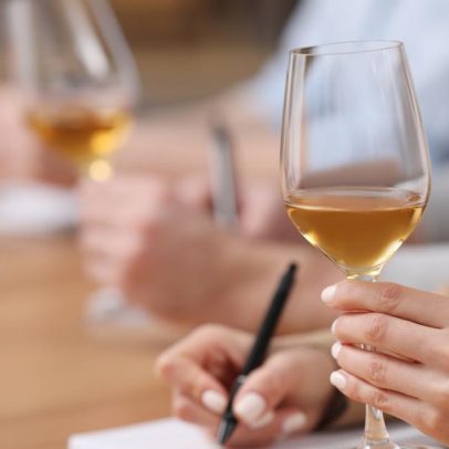Enólogos da França escolhem pela primeira vez uma mulher para chefiar o grupo