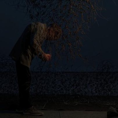 Alan Saret, conhecido por suas esculturas de arame, morre aos 81 anos
