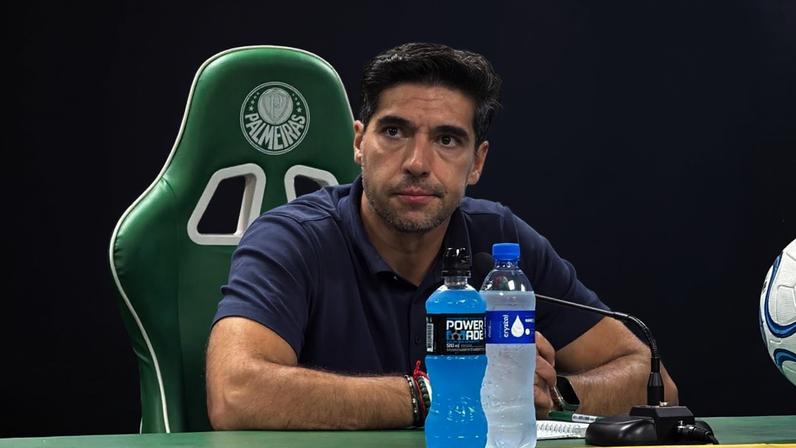 Abel Ferreira durante entrevista coletiva