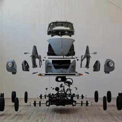 Fusca exposto no MASP foi comprado usado e danificado por artista