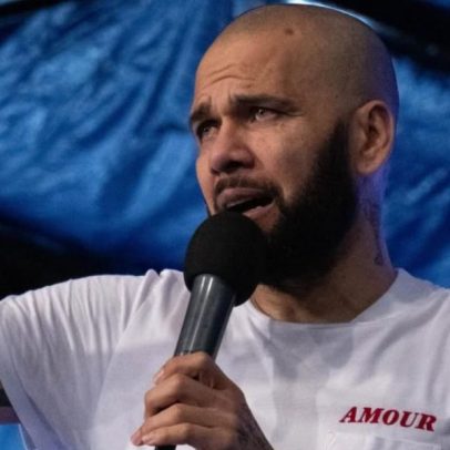 Milhares participam de evento com pregação de Daniel Alves