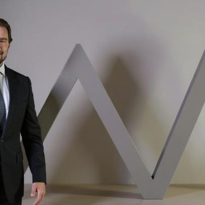 Hacker ligado a Daniel Vorcaro é preso em Dubai e chega a Guarulhos