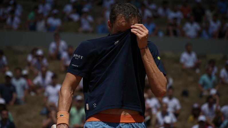 Daniil Medvedev na primeira rodada de Roland Garros em 2026