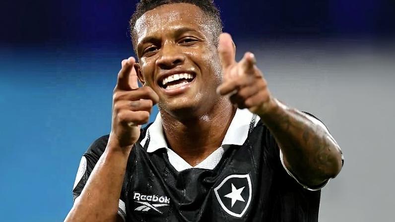 Danilo comemora gol da vitória do Botafogo contra o Racing