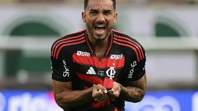 Antes da Copa, Danilo encara o rival vítima de gol que virou ídolo do Flamengo
