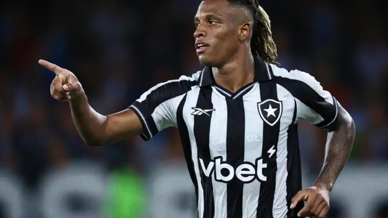Danilo comemora gol pelo Botafogo