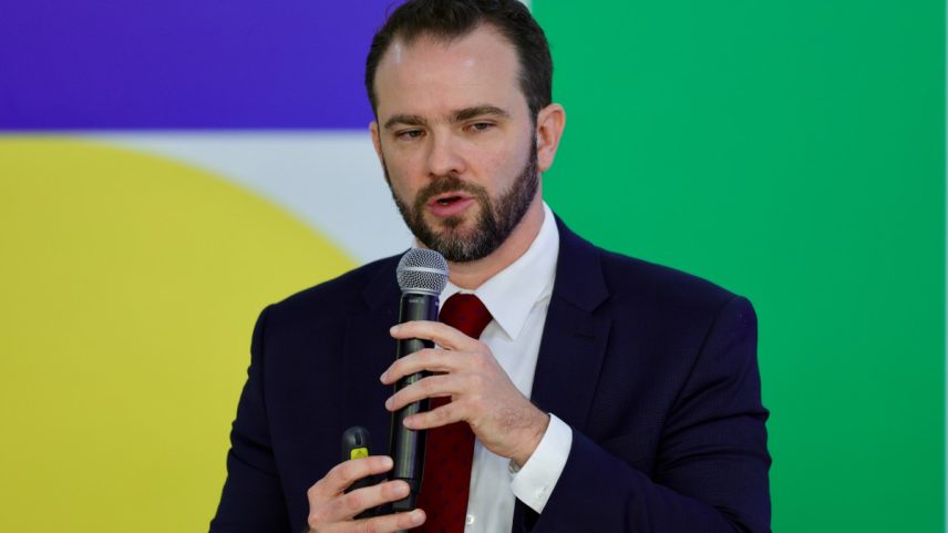 Três ministros debatem fim da escala 6x1 na Câmara