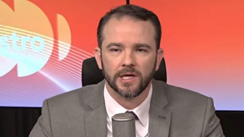 O ministro Dario Durigan, durante entrevista ao programa "Bom dia, Ministro"