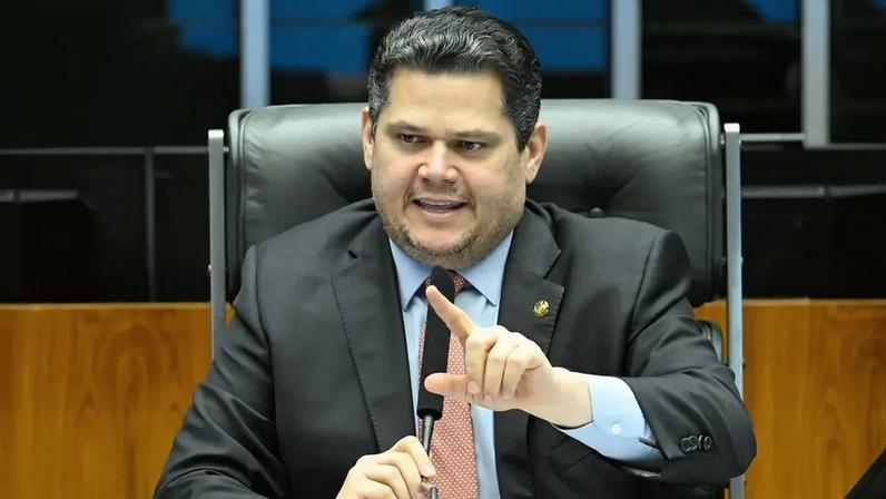 Presidente do Congresso rejeitou pedidos de deputados e senadores para leitura de requerimentos de investigação do Master. (Foto: Andressa Anholete/Agência Senado)