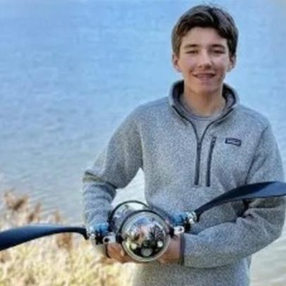 Adolescente canadense cria tartaruga robótica com IA para proteger oceanos