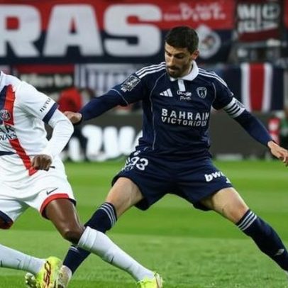Dembélé deixa jogo do PSG lesionado e preocupa para a Champions