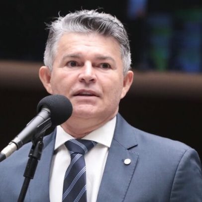 Deputado cobra investigação sobre vazamento de áudios de Flávio