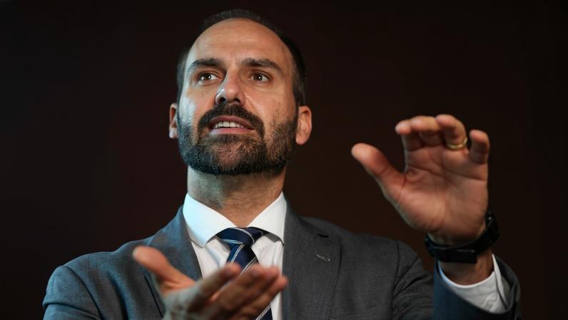 Deputado Eduardo Bolsonaro PL-SP é entrevistado no estúdio Metrópoles