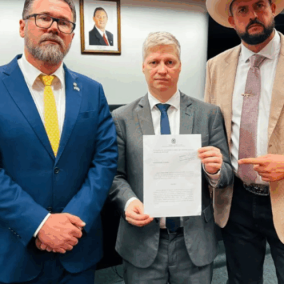 Van Hattem e aliados tentam revertir suspensão na Câmara