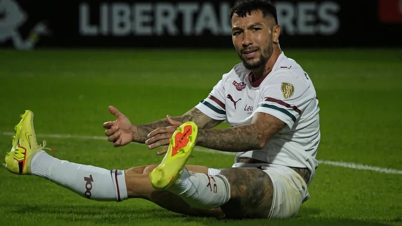 Fluminense venceu o Bolívar por 2 a 1.