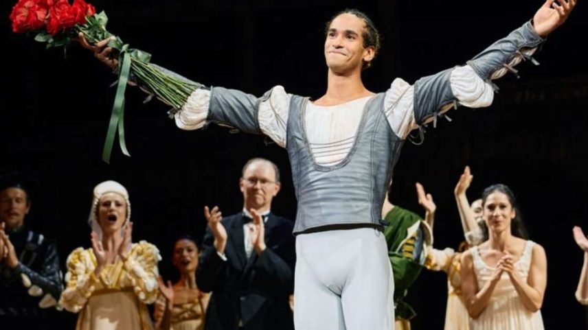 Brasileiro Davi Ramos voou alto ao se tornar Principal Artist do The Australian Ballet