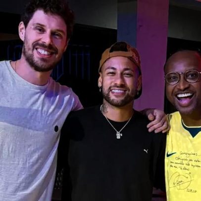 Neymar realiza festa em casa com família para acompanhar convocação para a Copa