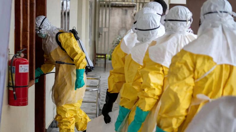 A Organização Mundial da Saúde (OMS) elevou recentemente o nível de risco nacional de propagação do vírus para "muito alto" após um aumento nos casos de ebola. (Foto: Stringer/EFE/EPA)