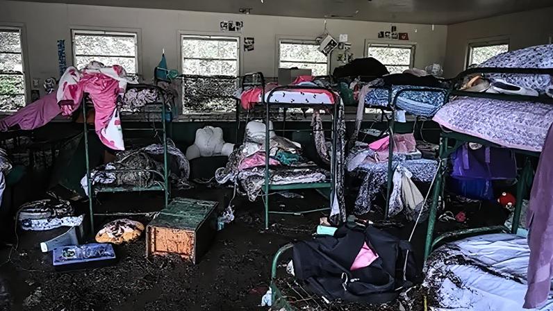 Acampamento no Texas, onde 25 meninas morreram, cancela planos de reabertura