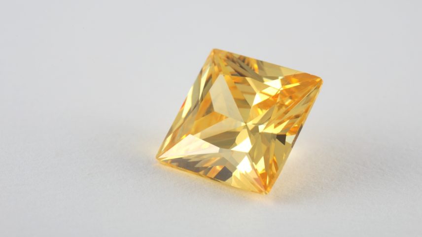 Diamante amarelo de 158 quilates formado há 2 bilhões de anos é encontrado
